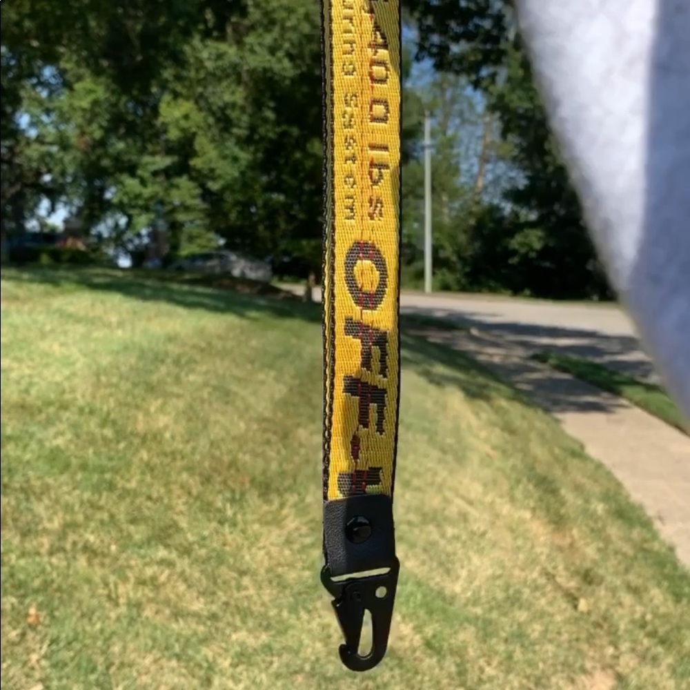 Off White Keychain - Picture 2 of 2